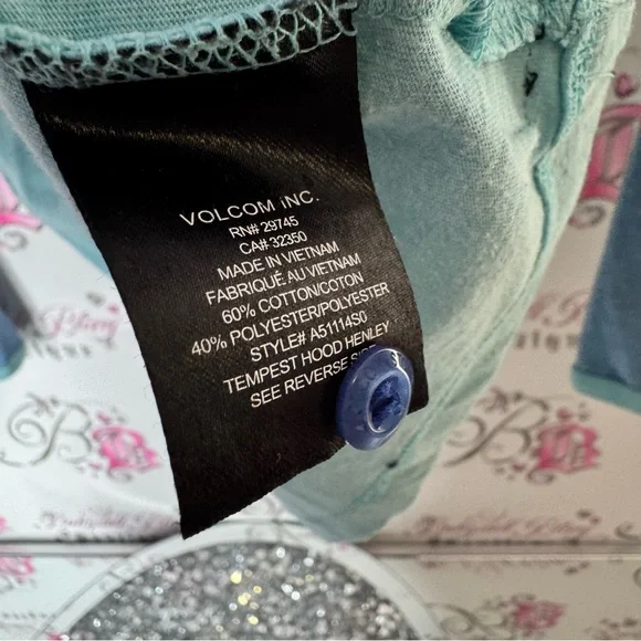 Volcom shirt long sleeve surfer 🏄‍♂️ beach Blue and Teal Hoodie with Red Detail - Picture 7 of 8